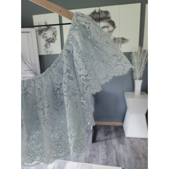 NEW LOVERS AND FRIENDS PACIFIC BLUE LACE OVERLAY CROP TOP - SMALL - Picture 5 of 11